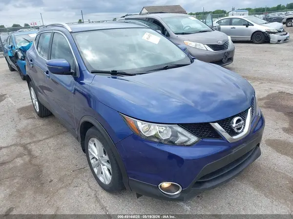 JN1BJ1CP8HW008962 2017 NISSAN ROGUE - Image 1