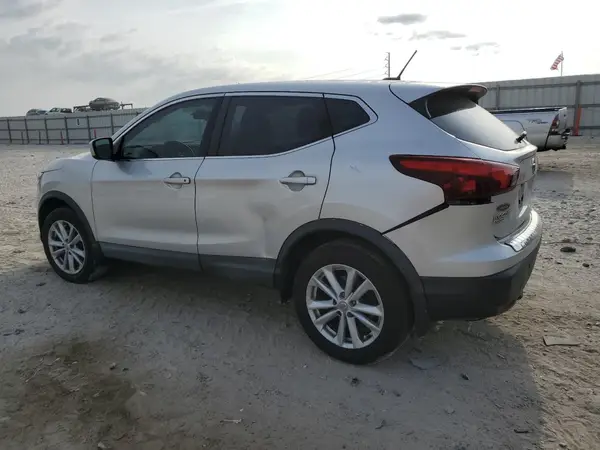 JN1BJ1CP8HW009108 2017 NISSAN ROGUE - Image 2