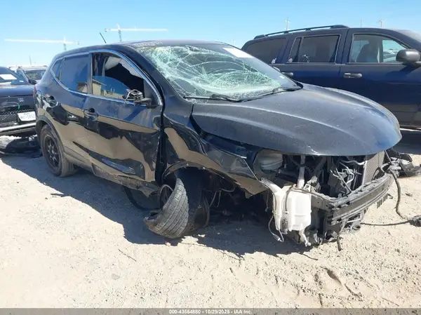 JN1BJ1CP8HW010050 2017 NISSAN ROGUE - Image 1