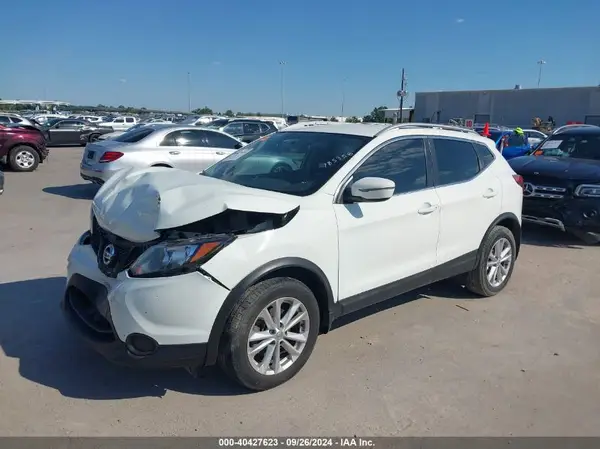 JN1BJ1CP8HW010937 2017 NISSAN ROGUE - Image 2