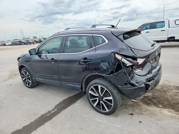 JN1BJ1CP8HW014583 2017 NISSAN ROGUE - Image 2