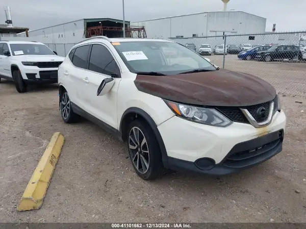 JN1BJ1CP8HW014731 2017 NISSAN ROGUE - Image 1