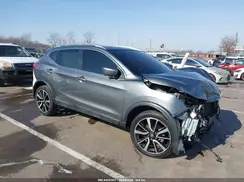 JN1BJ1CP8HW015538 2017 NISSAN ROGUE