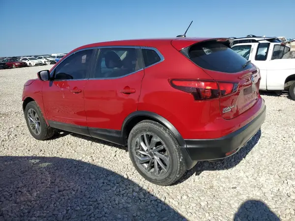 JN1BJ1CP8HW016057 2017 NISSAN ROGUE - Image 2