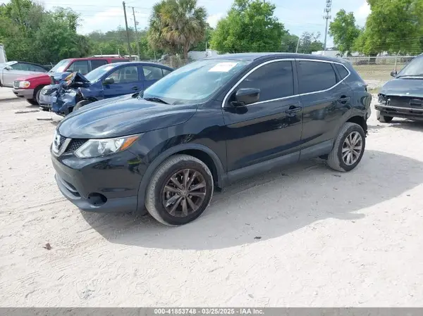 JN1BJ1CP8HW016169 2017 NISSAN ROGUE - Image 2