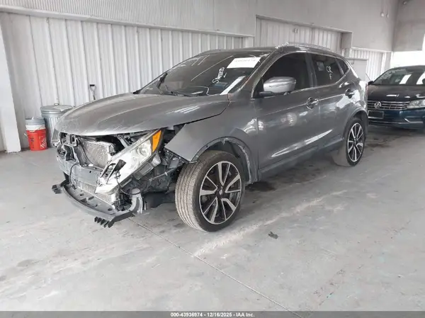 JN1BJ1CP8HW016866 2017 NISSAN ROGUE - Image 2
