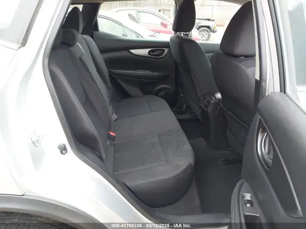 JN1BJ1CP8HW018634 2017 NISSAN ROGUE - Image 8