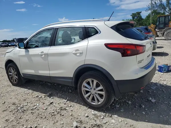 JN1BJ1CP8HW018696 2017 NISSAN ROGUE - Image 2