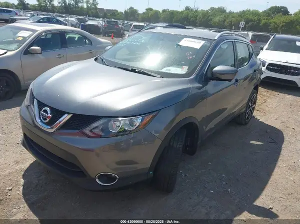 JN1BJ1CP8HW019427 2017 NISSAN ROGUE - Image 2