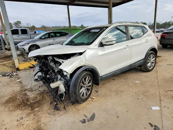 JN1BJ1CP8HW020805 2017 NISSAN ROGUE - Image 1