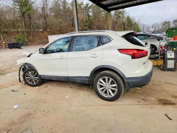 JN1BJ1CP8HW020805 2017 NISSAN ROGUE - Image 2