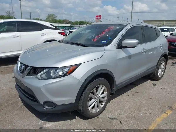 JN1BJ1CP8HW021033 2017 NISSAN ROGUE - Image 2