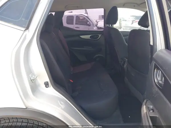 JN1BJ1CP8HW021033 2017 NISSAN ROGUE - Image 8