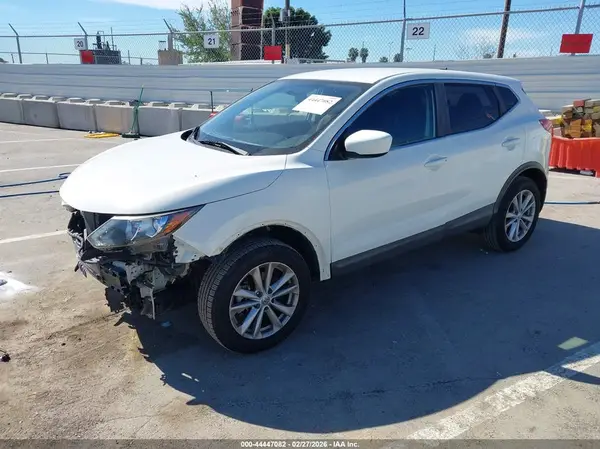 JN1BJ1CP8HW022294 2017 NISSAN ROGUE - Image 2