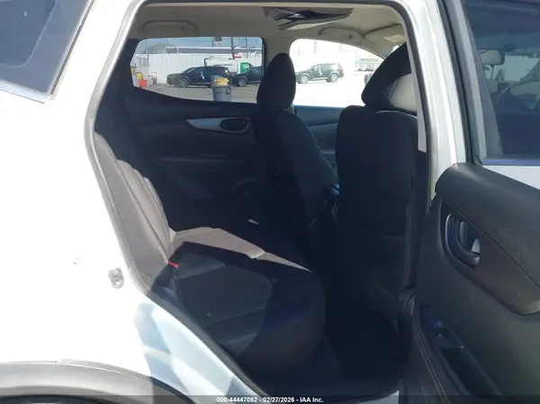 JN1BJ1CP8HW022294 2017 NISSAN ROGUE - Image 8