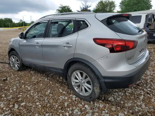 JN1BJ1CP8HW022845 2017 NISSAN ROGUE - Image 2