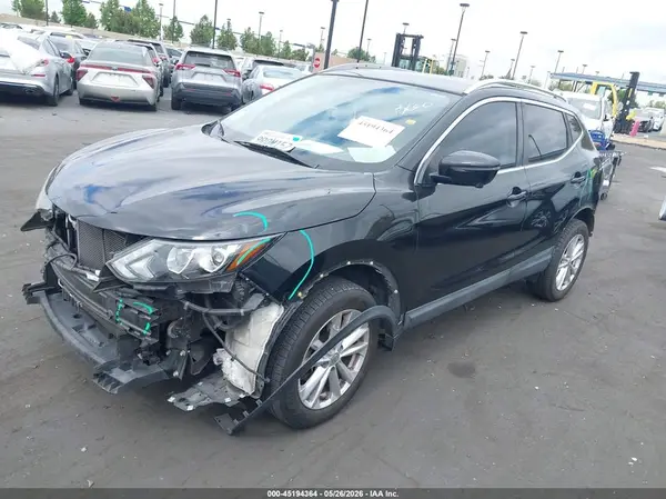 JN1BJ1CP8HW024076 2017 NISSAN ROGUE - Image 2