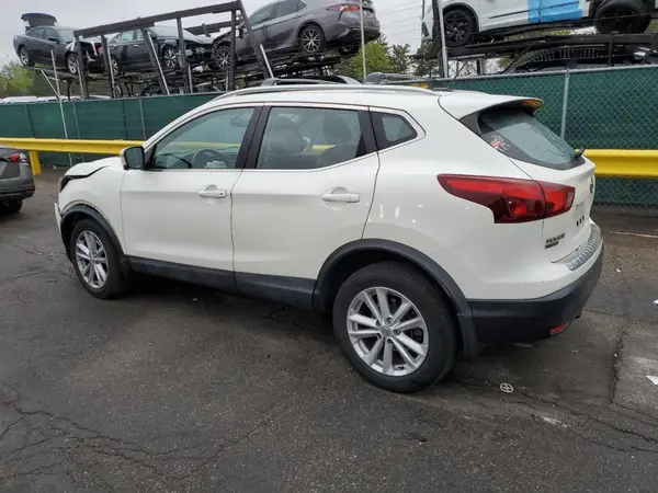 JN1BJ1CP8HW024742 2017 NISSAN ROGUE - Image 2