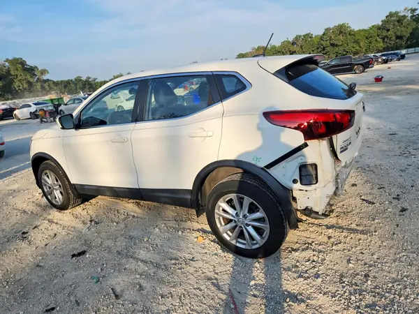 JN1BJ1CP8HW027480 2017 NISSAN ROGUE - Image 2