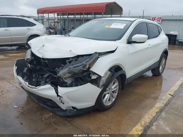 JN1BJ1CP8HW027835 2017 NISSAN ROGUE - Image 2