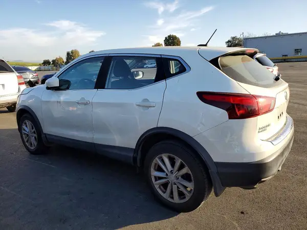 JN1BJ1CP8HW028208 2017 NISSAN ROGUE - Image 2