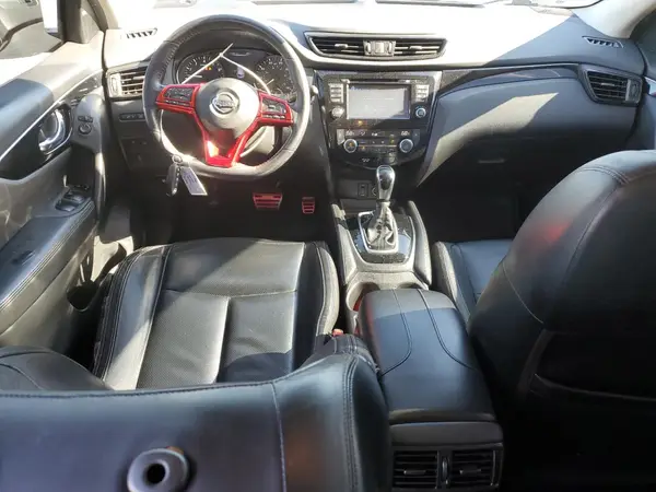 JN1BJ1CP8HW028497 2017 NISSAN ROGUE - Image 8