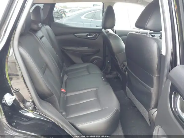 JN1BJ1CP8HW028998 2017 NISSAN ROGUE - Image 8