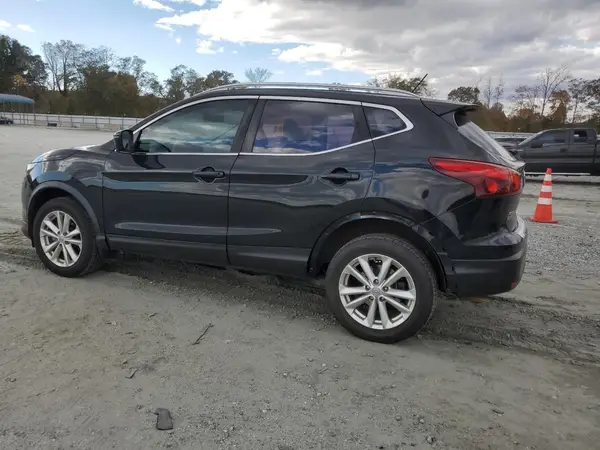 JN1BJ1CP8HW032114 2017 NISSAN ROGUE - Image 2