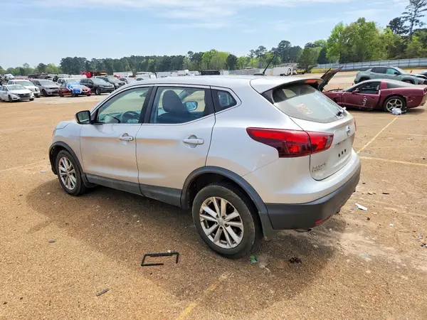 JN1BJ1CP8HW035837 2017 NISSAN ROGUE - Image 2
