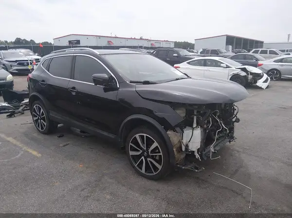 JN1BJ1CP8HW035952 2017 NISSAN ROGUE - Image 1