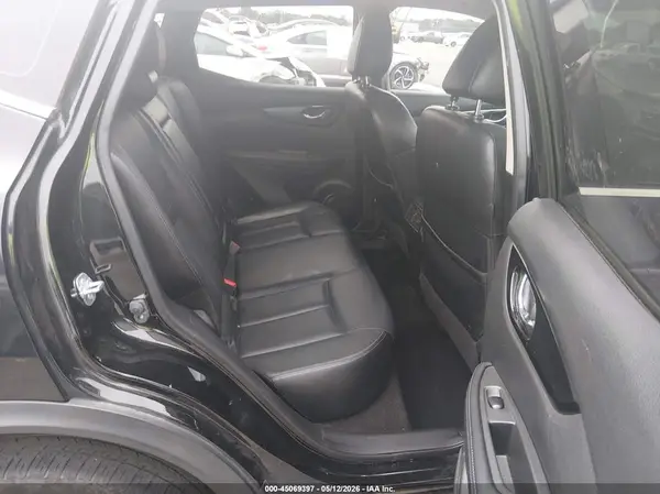 JN1BJ1CP8HW035952 2017 NISSAN ROGUE - Image 8