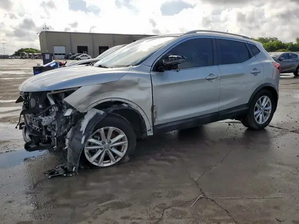 JN1BJ1CP8JW105083 2018 NISSAN ROGUE - Image 1