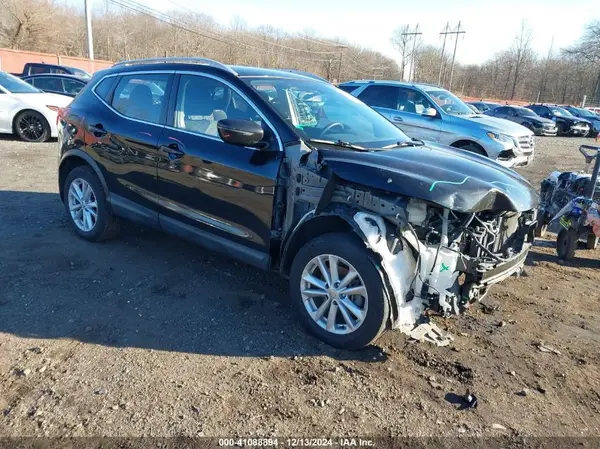 JN1BJ1CP8JW151741 2018 NISSAN ROGUE - Image 1