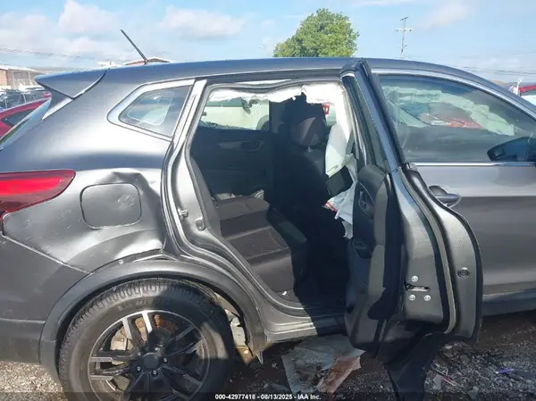 JN1BJ1CP8JW152288 2018 NISSAN ROGUE - Image 8
