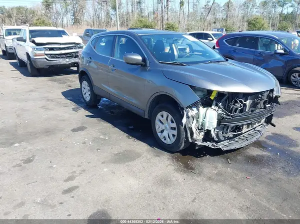 JN1BJ1CP8JW155319 2018 NISSAN ROGUE - Image 1