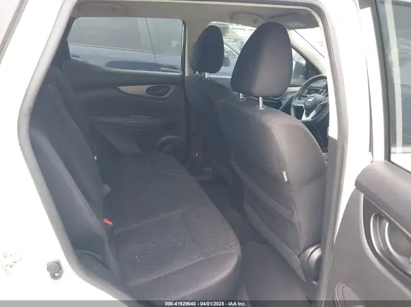 JN1BJ1CP8JW155675 2018 NISSAN ROGUE - Image 8