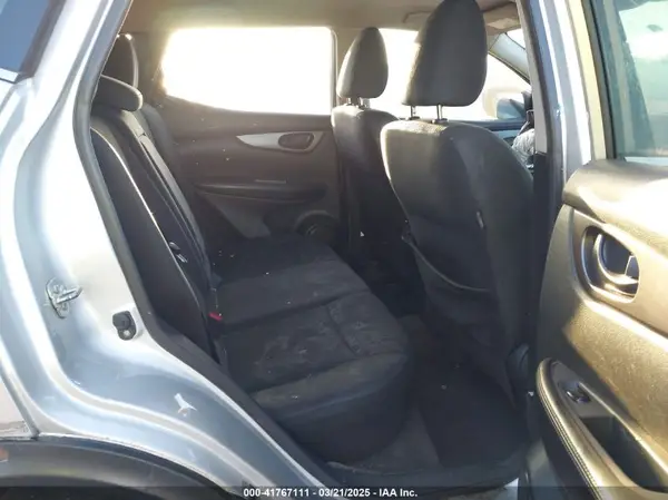 JN1BJ1CP8JW157281 2018 NISSAN ROGUE - Image 8