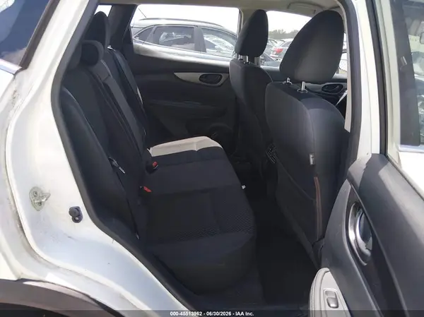 JN1BJ1CP8JW157426 2018 NISSAN ROGUE - Image 8