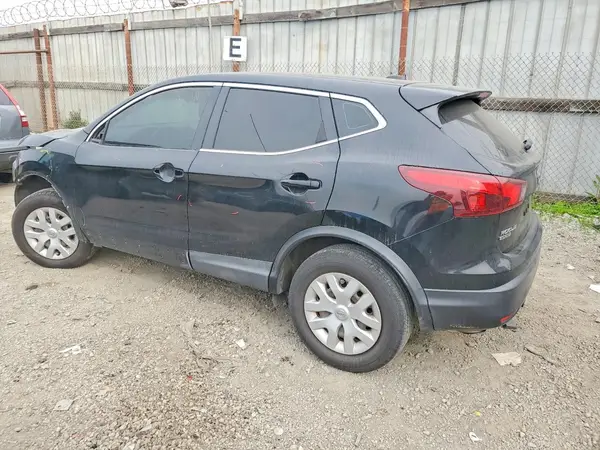 JN1BJ1CP8JW157619 2018 NISSAN ROGUE - Image 2