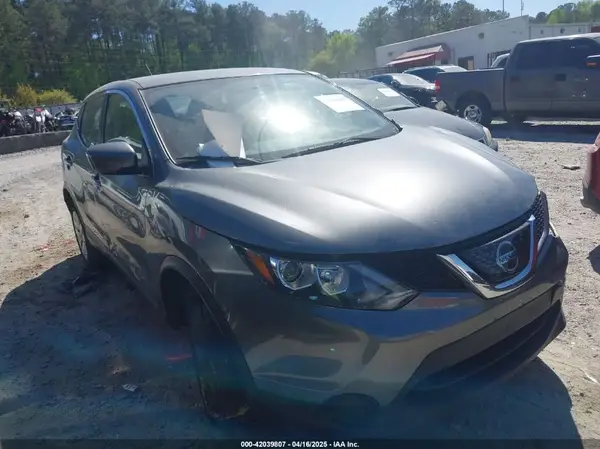 JN1BJ1CP8JW160553 2018 NISSAN ROGUE - Image 1