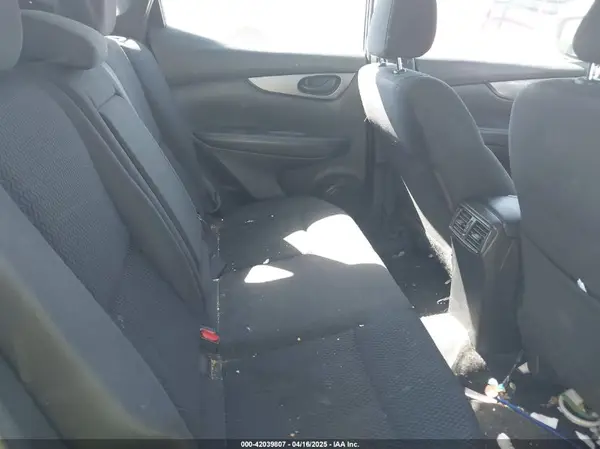 JN1BJ1CP8JW160553 2018 NISSAN ROGUE - Image 8