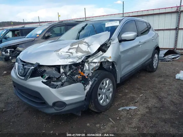 JN1BJ1CP8JW161427 2018 NISSAN ROGUE - Image 2