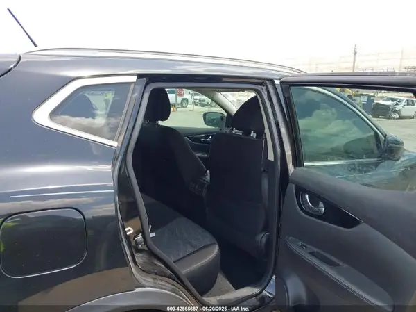 JN1BJ1CP8JW164005 2018 NISSAN ROGUE - Image 8