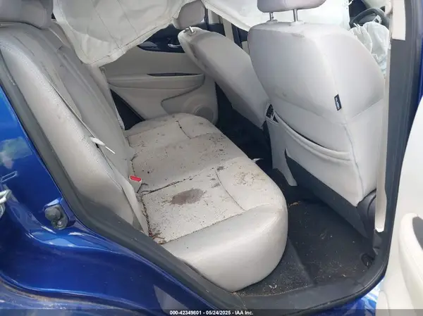 JN1BJ1CP8JW185596 2018 NISSAN ROGUE - Image 8