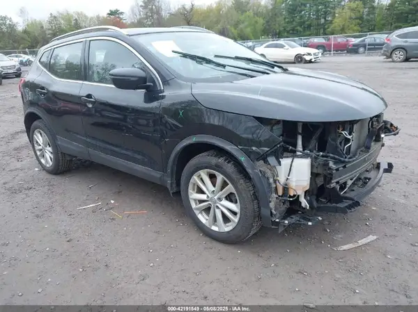 JN1BJ1CP8JW187445 2018 NISSAN ROGUE - Image 1