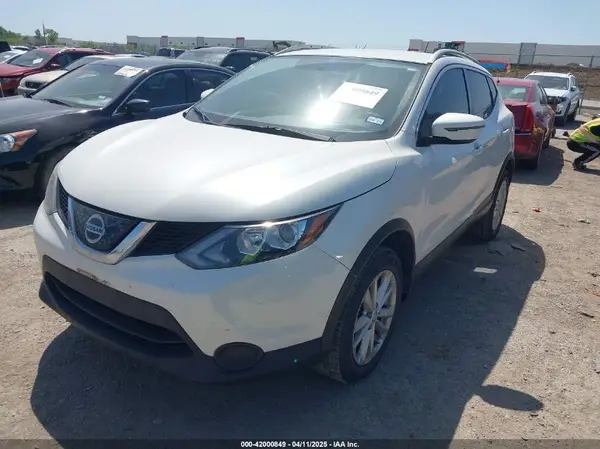 JN1BJ1CP8JW188434 2018 NISSAN ROGUE - Image 2