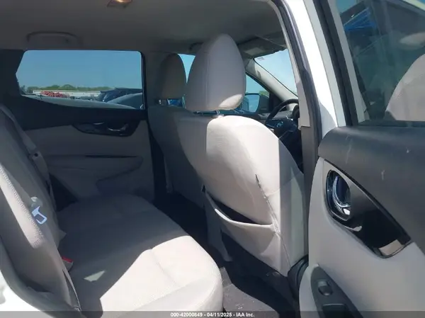 JN1BJ1CP8JW188434 2018 NISSAN ROGUE - Image 8