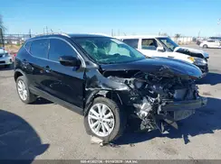 JN1BJ1CP8JW188935 2018 NISSAN ROGUE