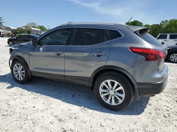 JN1BJ1CP8JW190409 2018 NISSAN ROGUE - Image 2