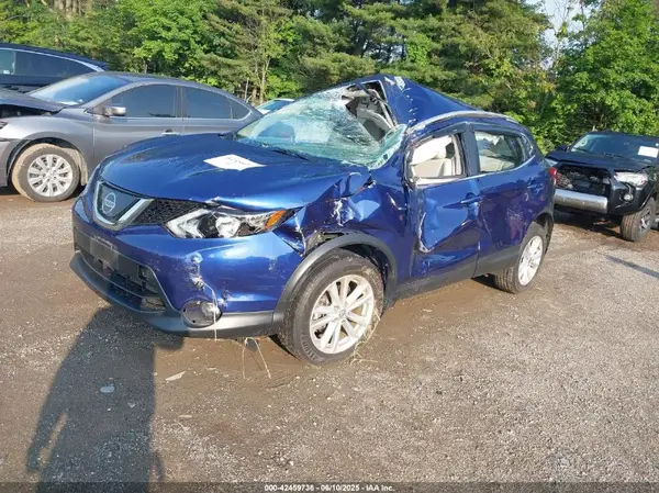 JN1BJ1CP8JW196324 2018 NISSAN ROGUE - Image 2